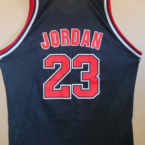 Micheal Jordan Jersey - Picture 3 of 3